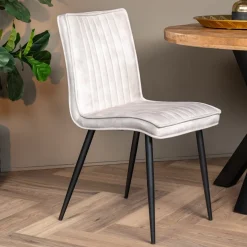 Mangohoutonline Eetkamerstoel Angers Lichtgrijs met zwart onderstel Mahom