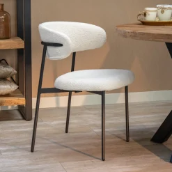 Mangohoutonline Eetkamerstoel Metz Wit Bouclé stof met zwart onderstel Mahom